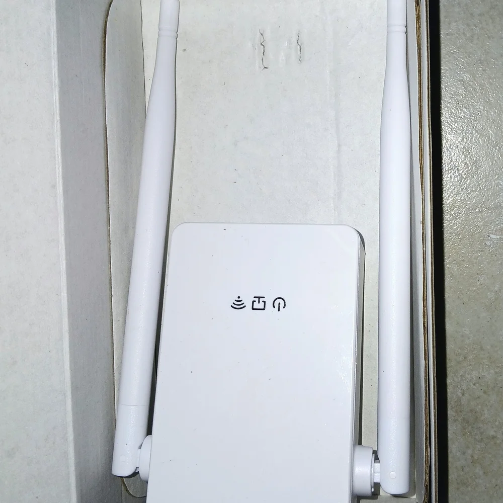 Zoom Black Cable Modem Router with Wireless-N - Picture 5 of 5
